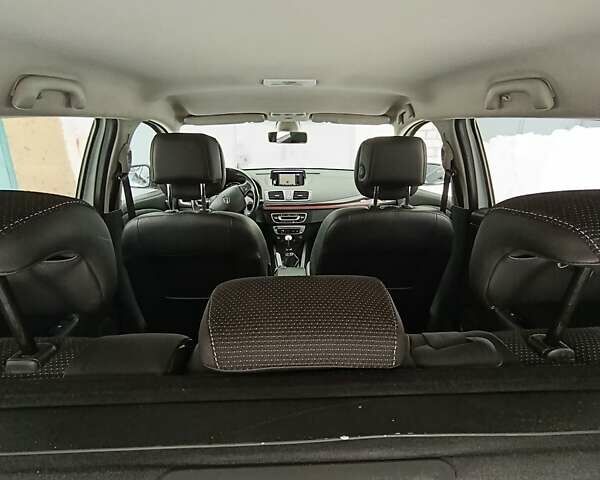 Білий Рено Меган, об'ємом двигуна 1.5 л та пробігом 220 тис. км за 8700 $, фото 35 на Automoto.ua