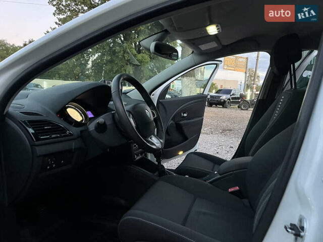 Білий Рено Меган, об'ємом двигуна 1.5 л та пробігом 250 тис. км за 7900 $, фото 8 на Automoto.ua