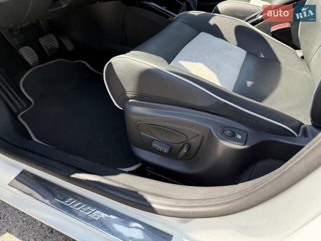 Белый Рено Меган, объемом двигателя 1.5 л и пробегом 225 тыс. км за 7699 $, фото 99 на Automoto.ua