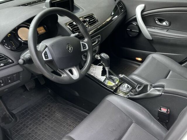 Белый Рено Меган, объемом двигателя 1.5 л и пробегом 240 тыс. км за 9900 $, фото 5 на Automoto.ua