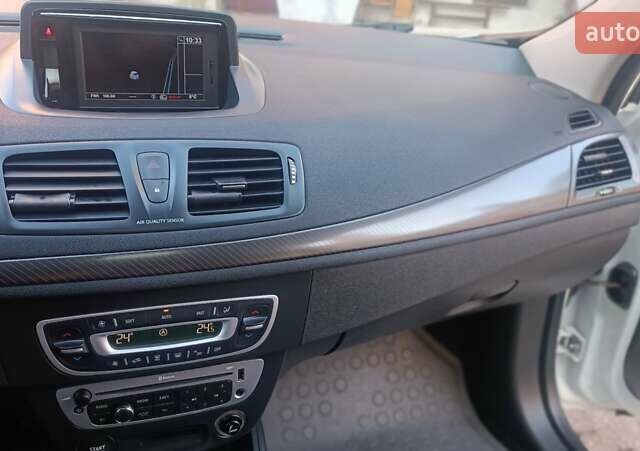 Белый Рено Меган, объемом двигателя 1.5 л и пробегом 265 тыс. км за 6900 $, фото 55 на Automoto.ua