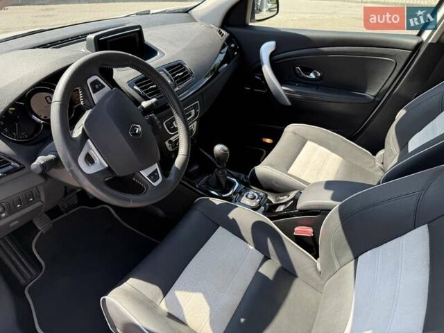 Белый Рено Меган, объемом двигателя 1.5 л и пробегом 225 тыс. км за 7699 $, фото 88 на Automoto.ua