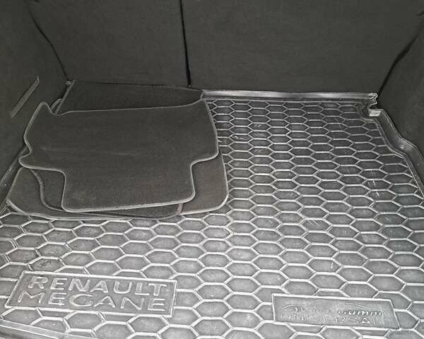 Білий Рено Меган, об'ємом двигуна 1.46 л та пробігом 278 тис. км за 7000 $, фото 6 на Automoto.ua