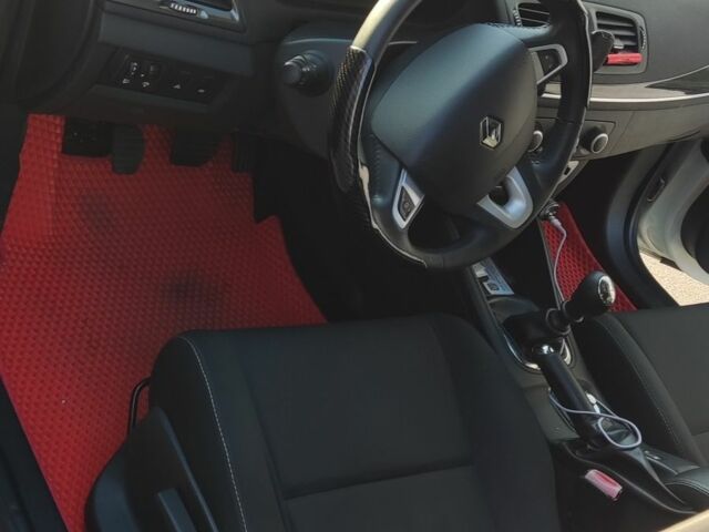 Білий Рено Меган, об'ємом двигуна 1.5 л та пробігом 237 тис. км за 8000 $, фото 11 на Automoto.ua