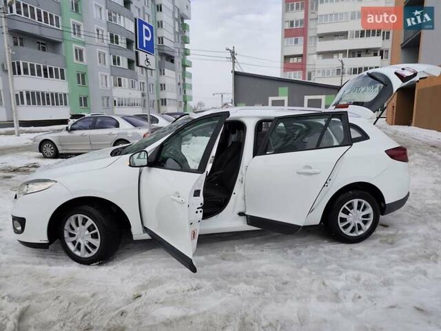 Белый Рено Меган, объемом двигателя 1.5 л и пробегом 250 тыс. км за 6700 $, фото 53 на Automoto.ua