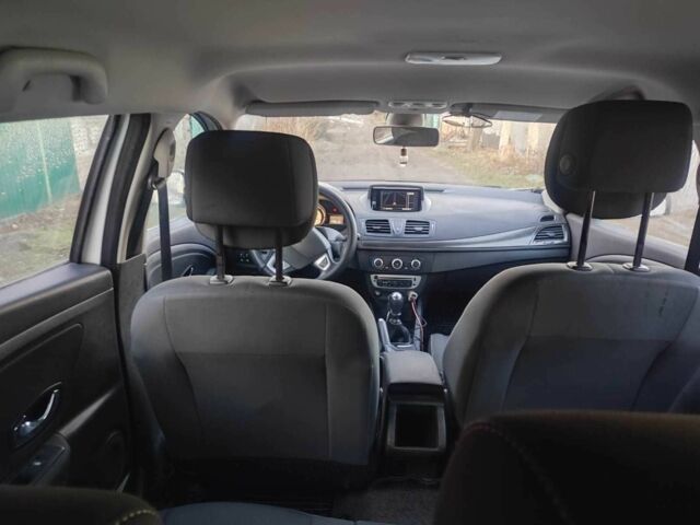 Білий Рено Меган, об'ємом двигуна 1.5 л та пробігом 298 тис. км за 7500 $, фото 4 на Automoto.ua