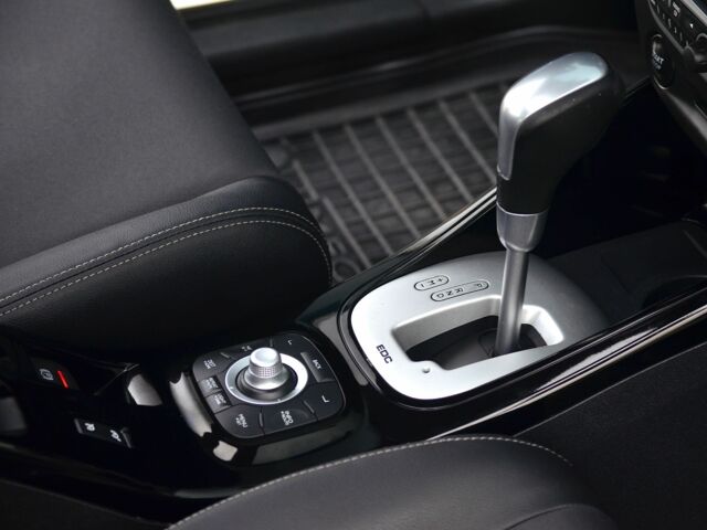 Белый Рено Меган, объемом двигателя 1.5 л и пробегом 162 тыс. км за 8555 $, фото 16 на Automoto.ua