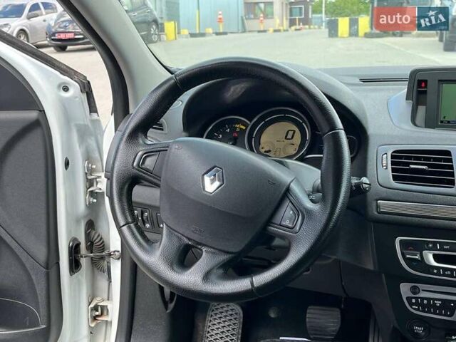 Белый Рено Меган, объемом двигателя 1.5 л и пробегом 195 тыс. км за 6490 $, фото 30 на Automoto.ua