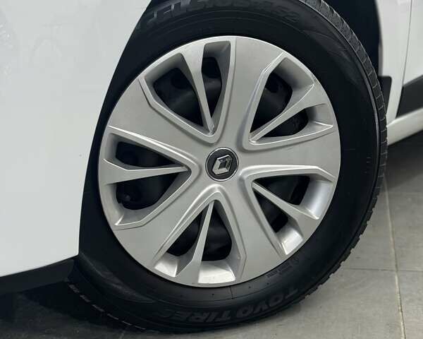 Білий Рено Меган, об'ємом двигуна 1.5 л та пробігом 270 тис. км за 6699 $, фото 10 на Automoto.ua