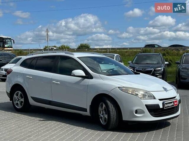 Белый Рено Меган, объемом двигателя 1.5 л и пробегом 195 тыс. км за 6490 $, фото 2 на Automoto.ua