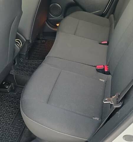 Белый Рено Меган, объемом двигателя 1.5 л и пробегом 216 тыс. км за 7800 $, фото 29 на Automoto.ua