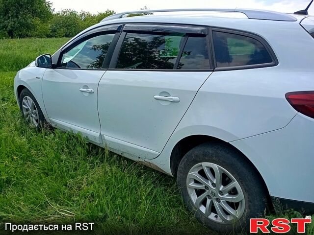 Белый Рено Меган, объемом двигателя 1.5 л и пробегом 236 тыс. км за 7700 $, фото 2 на Automoto.ua