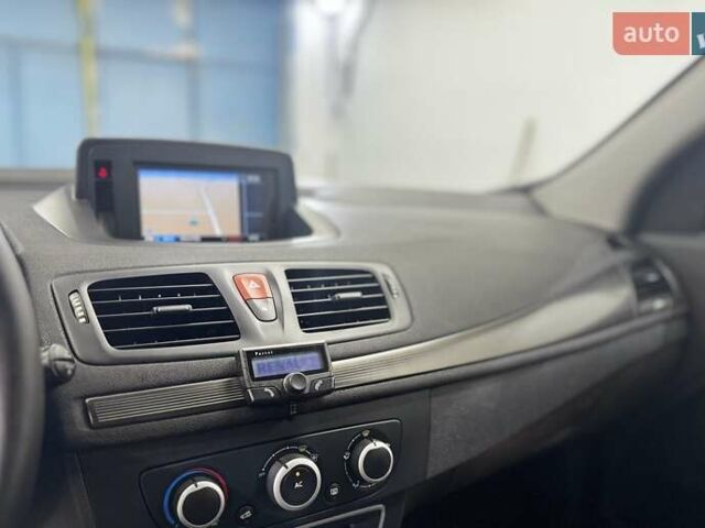 Білий Рено Меган, об'ємом двигуна 1.5 л та пробігом 270 тис. км за 6699 $, фото 99 на Automoto.ua