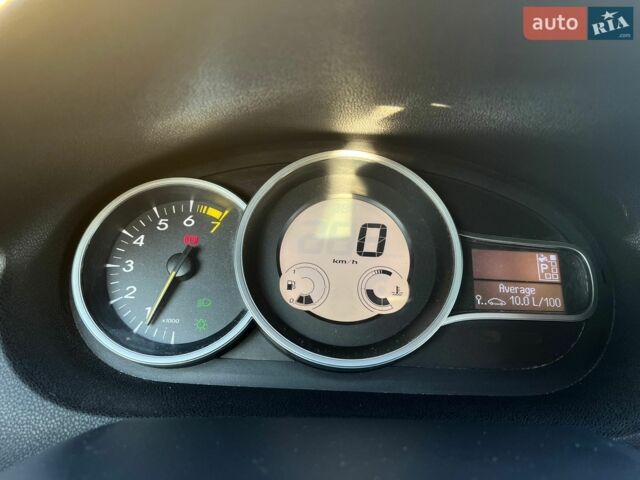 Білий Рено Меган, об'ємом двигуна 2 л та пробігом 256 тис. км за 5700 $, фото 9 на Automoto.ua