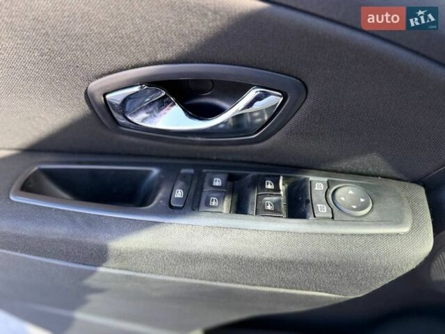 Білий Рено Меган, об'ємом двигуна 1.46 л та пробігом 262 тис. км за 7200 $, фото 20 на Automoto.ua