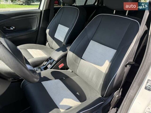 Белый Рено Меган, объемом двигателя 1.5 л и пробегом 225 тыс. км за 7699 $, фото 101 на Automoto.ua