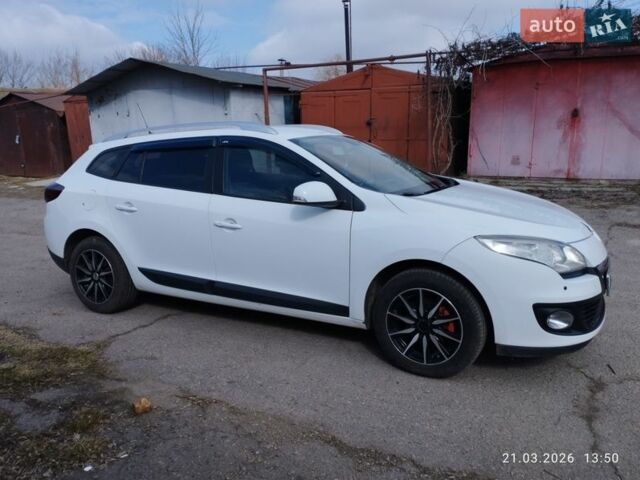 Белый Рено Меган, объемом двигателя 1.46 л и пробегом 198 тыс. км за 8300 $, фото 2 на Automoto.ua