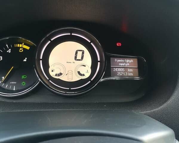 Білий Рено Меган, об'ємом двигуна 1.5 л та пробігом 240 тис. км за 7650 $, фото 7 на Automoto.ua