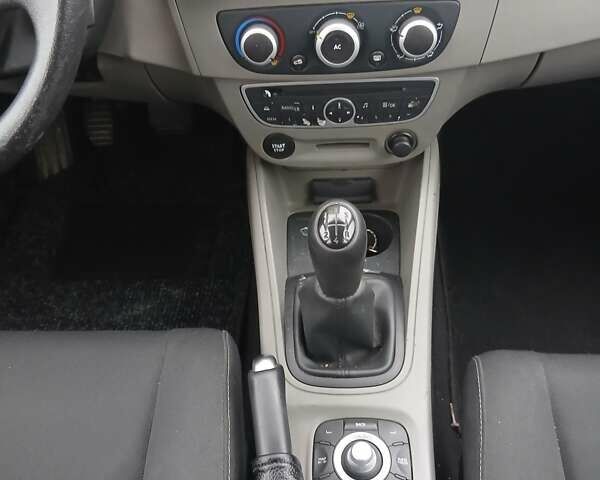 Білий Рено Меган, об'ємом двигуна 1.6 л та пробігом 171 тис. км за 7300 $, фото 20 на Automoto.ua