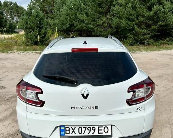Белый Рено Меган, объемом двигателя 1.5 л и пробегом 287 тыс. км за 6999 $, фото 3 на Automoto.ua