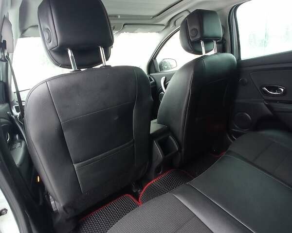 Білий Рено Меган, об'ємом двигуна 1.5 л та пробігом 275 тис. км за 7600 $, фото 28 на Automoto.ua