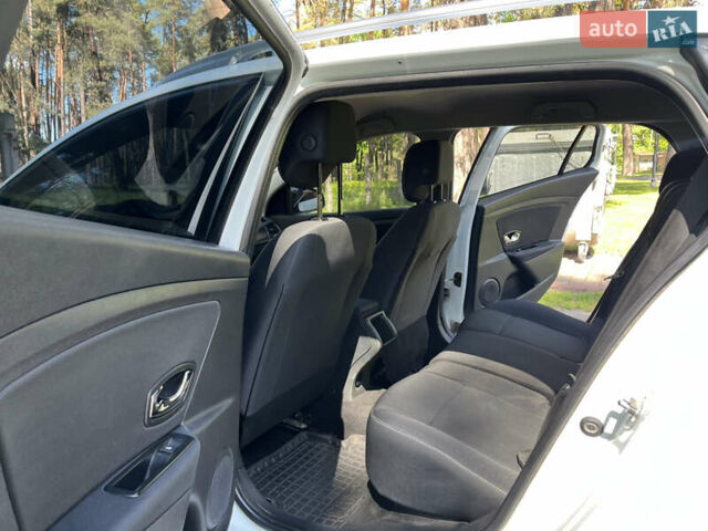 Білий Рено Меган, об'ємом двигуна 1.5 л та пробігом 210 тис. км за 6200 $, фото 23 на Automoto.ua