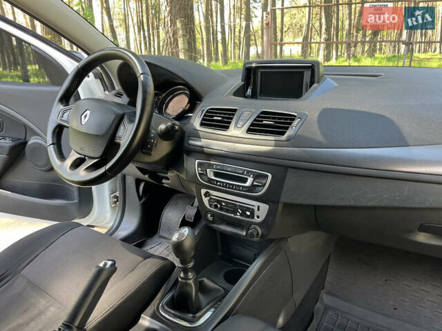 Білий Рено Меган, об'ємом двигуна 1.5 л та пробігом 210 тис. км за 6200 $, фото 21 на Automoto.ua