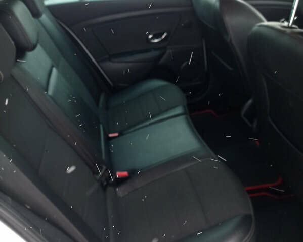 Белый Рено Меган, объемом двигателя 1.5 л и пробегом 276 тыс. км за 7550 $, фото 22 на Automoto.ua