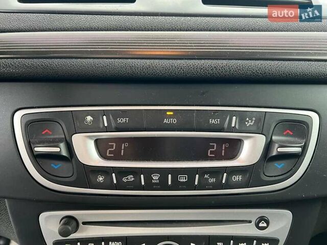 Белый Рено Меган, объемом двигателя 1.5 л и пробегом 240 тыс. км за 8190 $, фото 27 на Automoto.ua