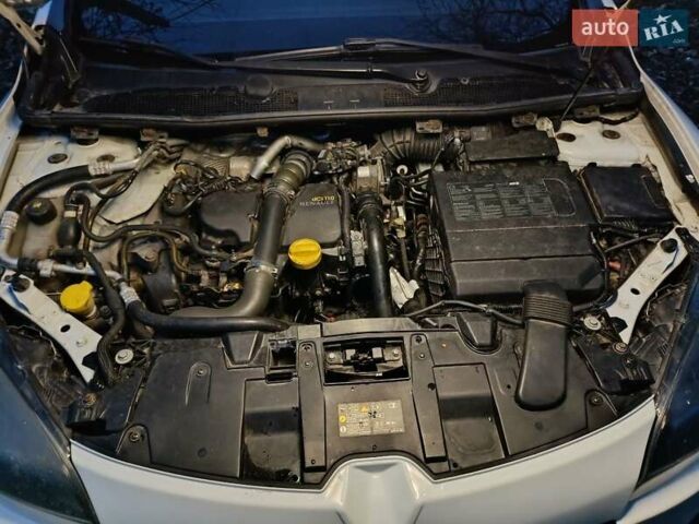 Білий Рено Меган, об'ємом двигуна 1.5 л та пробігом 261 тис. км за 7600 $, фото 33 на Automoto.ua