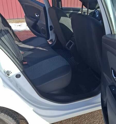 Белый Рено Меган, объемом двигателя 1.46 л и пробегом 306 тыс. км за 7500 $, фото 20 на Automoto.ua