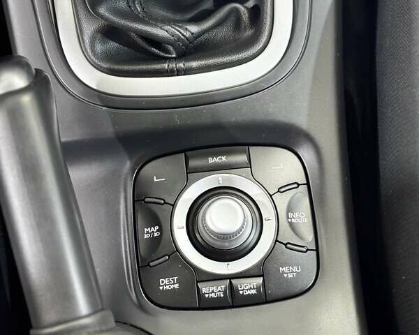 Білий Рено Меган, об'ємом двигуна 1.5 л та пробігом 270 тис. км за 6699 $, фото 103 на Automoto.ua