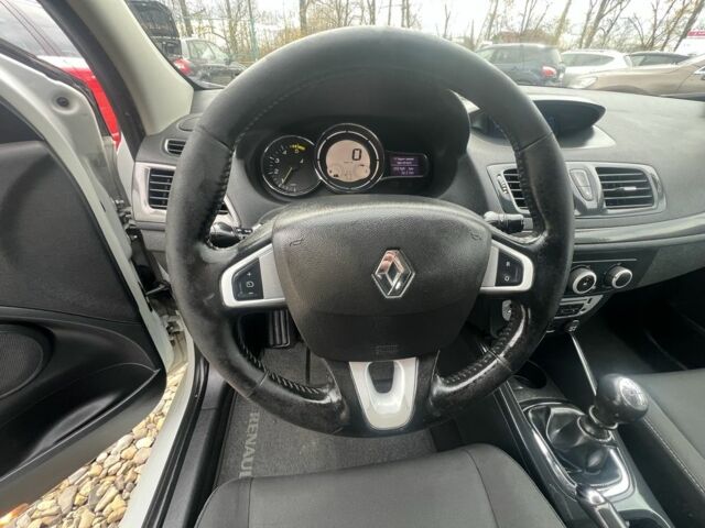 Белый Рено Меган, объемом двигателя 1.5 л и пробегом 255 тыс. км за 6599 $, фото 12 на Automoto.ua