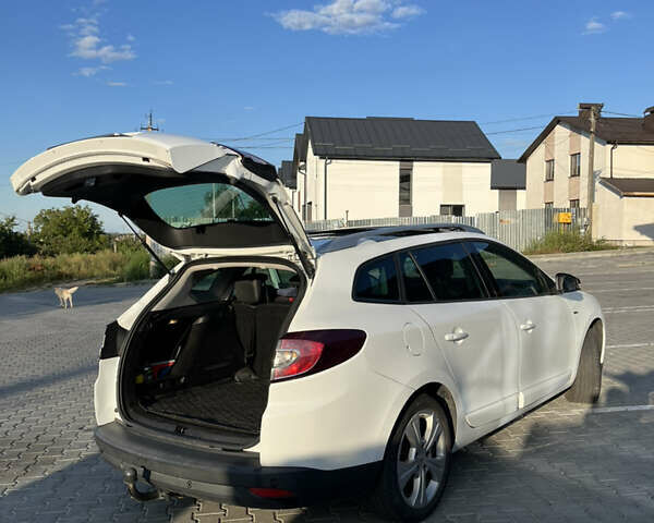 Білий Рено Меган, об'ємом двигуна 1.46 л та пробігом 256 тис. км за 8500 $, фото 20 на Automoto.ua