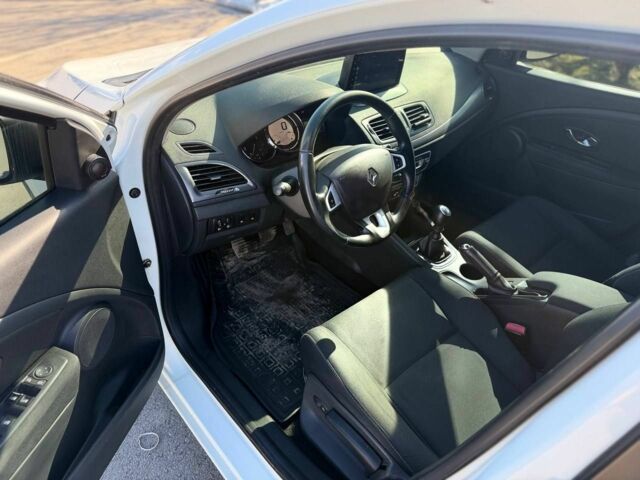 Білий Рено Меган, об'ємом двигуна 1.5 л та пробігом 262 тис. км за 7200 $, фото 5 на Automoto.ua