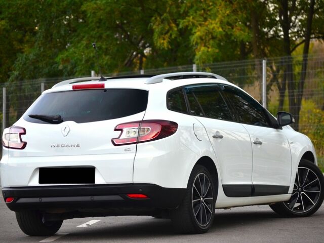 Белый Рено Меган, объемом двигателя 1.5 л и пробегом 162 тыс. км за 8555 $, фото 11 на Automoto.ua