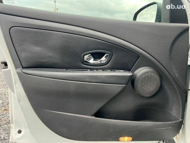 Білий Рено Меган, об'ємом двигуна 1.5 л та пробігом 240 тис. км за 8190 $, фото 14 на Automoto.ua