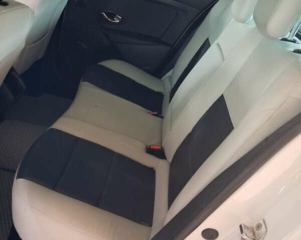 Белый Рено Меган, объемом двигателя 1.46 л и пробегом 220 тыс. км за 8950 $, фото 8 на Automoto.ua