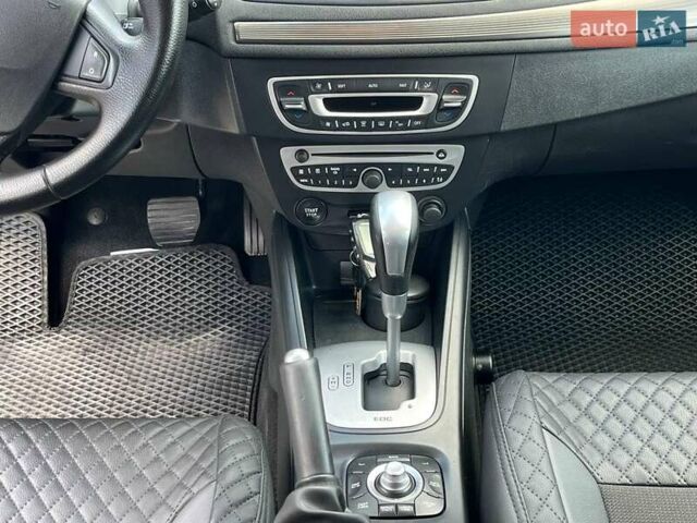 Белый Рено Меган, объемом двигателя 1.5 л и пробегом 195 тыс. км за 6490 $, фото 21 на Automoto.ua