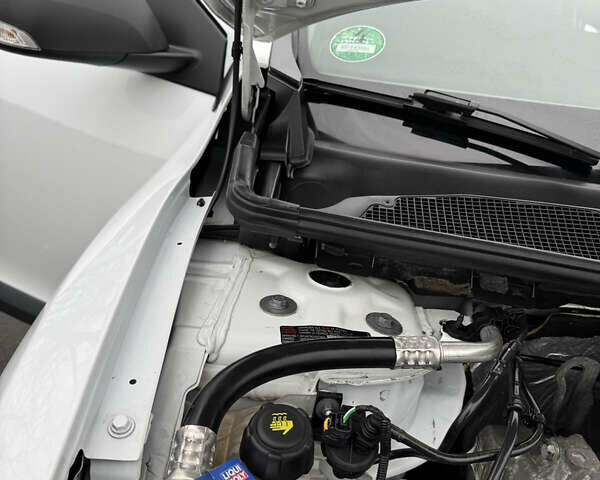 Білий Рено Меган, об'ємом двигуна 1.6 л та пробігом 235 тис. км за 7500 $, фото 46 на Automoto.ua