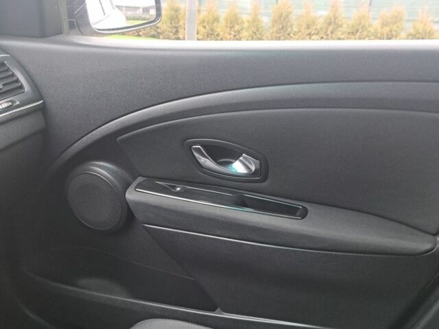 Білий Рено Меган, об'ємом двигуна 1.5 л та пробігом 278 тис. км за 7200 $, фото 6 на Automoto.ua