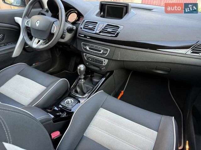 Белый Рено Меган, объемом двигателя 1.5 л и пробегом 225 тыс. км за 7699 $, фото 139 на Automoto.ua