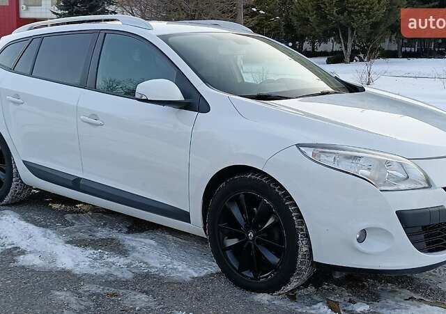 Белый Рено Меган, объемом двигателя 1.5 л и пробегом 216 тыс. км за 7800 $, фото 22 на Automoto.ua