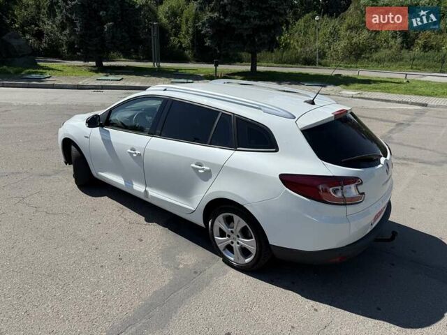 Белый Рено Меган, объемом двигателя 1.5 л и пробегом 225 тыс. км за 7699 $, фото 10 на Automoto.ua
