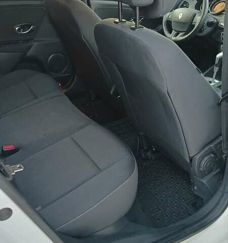 Белый Рено Меган, объемом двигателя 1.5 л и пробегом 216 тыс. км за 7800 $, фото 18 на Automoto.ua