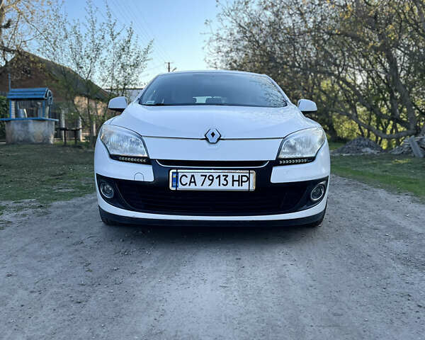 Білий Рено Меган, об'ємом двигуна 1.46 л та пробігом 297 тис. км за 7200 $, фото 19 на Automoto.ua