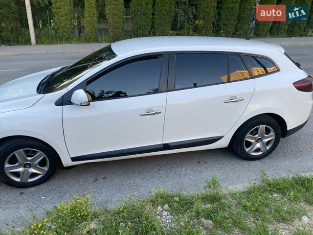 Белый Рено Меган, объемом двигателя 1.46 л и пробегом 280 тыс. км за 5800 $, фото 1 на Automoto.ua