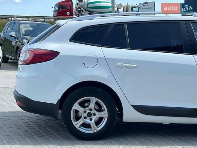 Белый Рено Меган, объемом двигателя 1.5 л и пробегом 195 тыс. км за 6490 $, фото 11 на Automoto.ua