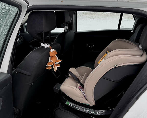 Белый Рено Меган, объемом двигателя 1.46 л и пробегом 256 тыс. км за 5900 $, фото 21 на Automoto.ua