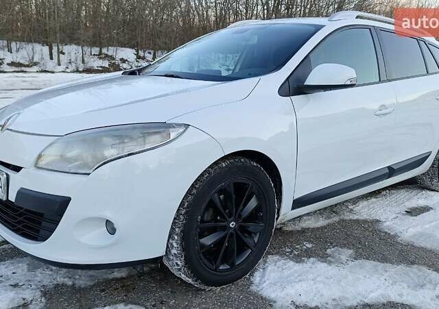 Белый Рено Меган, объемом двигателя 1.5 л и пробегом 216 тыс. км за 7800 $, фото 23 на Automoto.ua